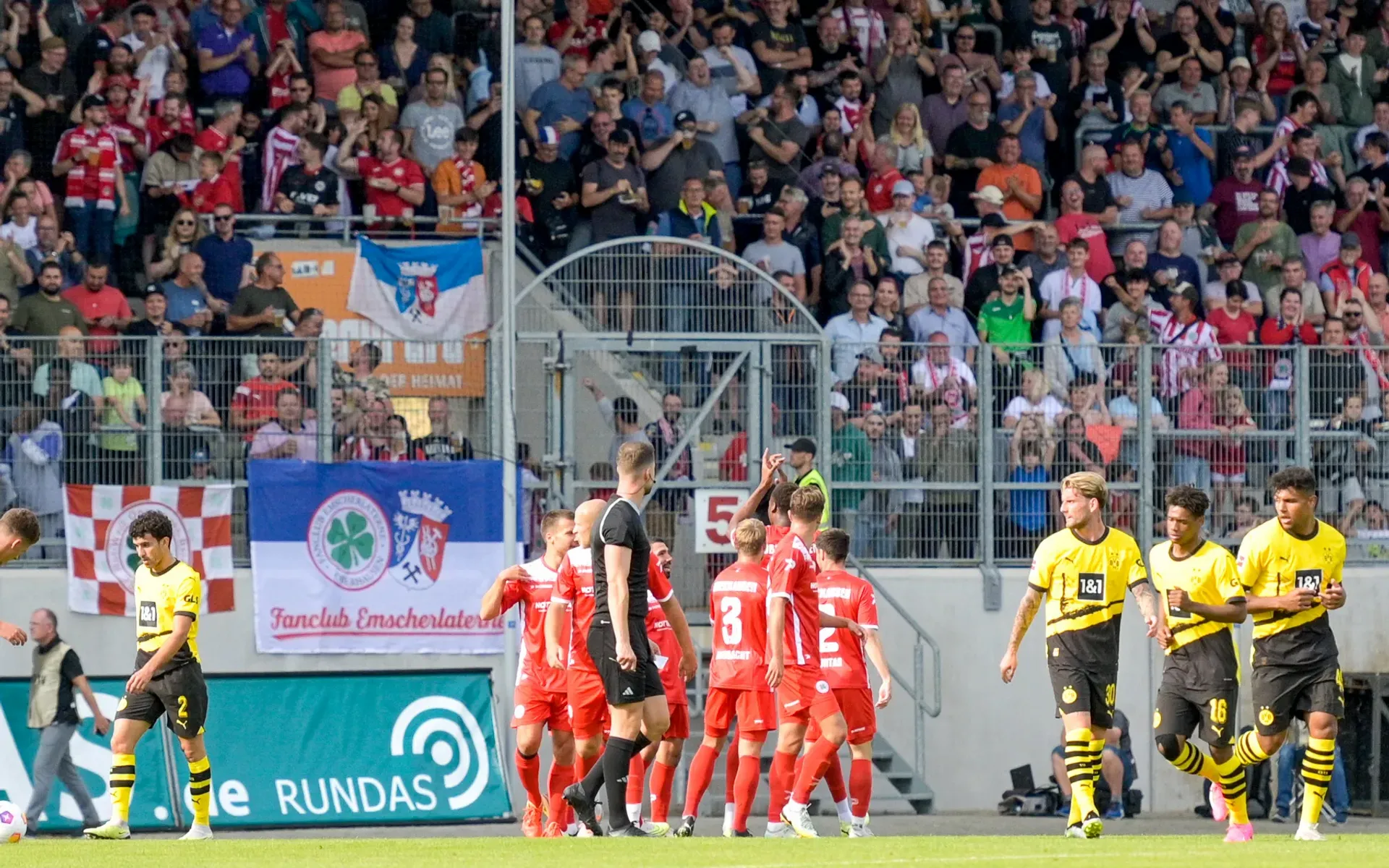 Champions-League-Feeling: BVB gastiert in Oberhausen
