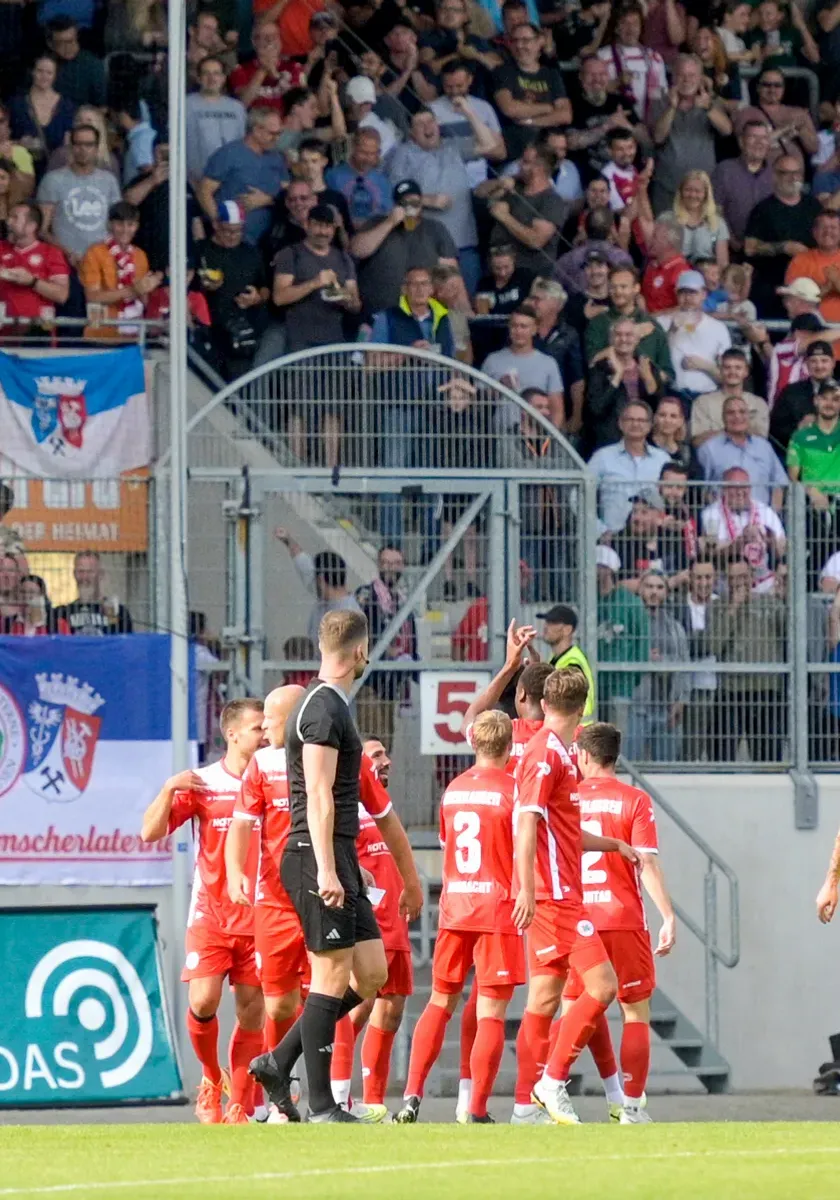 Champions-League-Feeling: BVB gastiert in Oberhausen