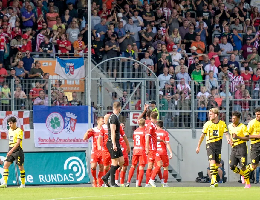Champions-League-Feeling: BVB gastiert in Oberhausen