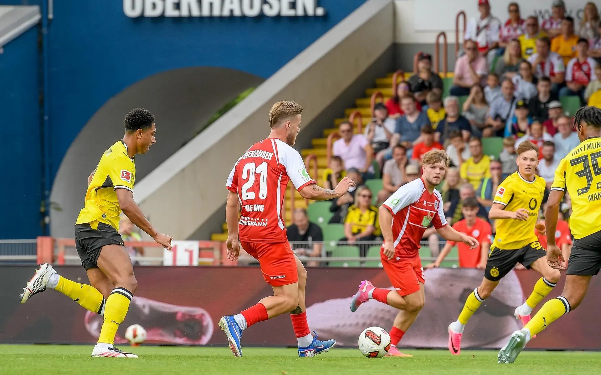 Jetzt Matchworn-Trikots vom Duell RWO vs. BVB ersteigern