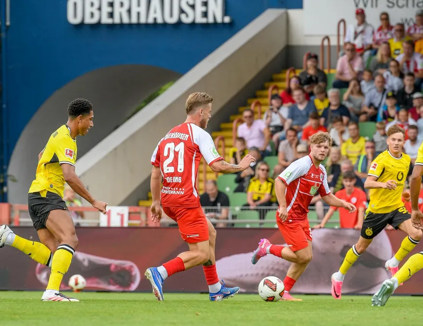 Jetzt Matchworn-Trikots vom Duell RWO vs. BVB ersteigern
