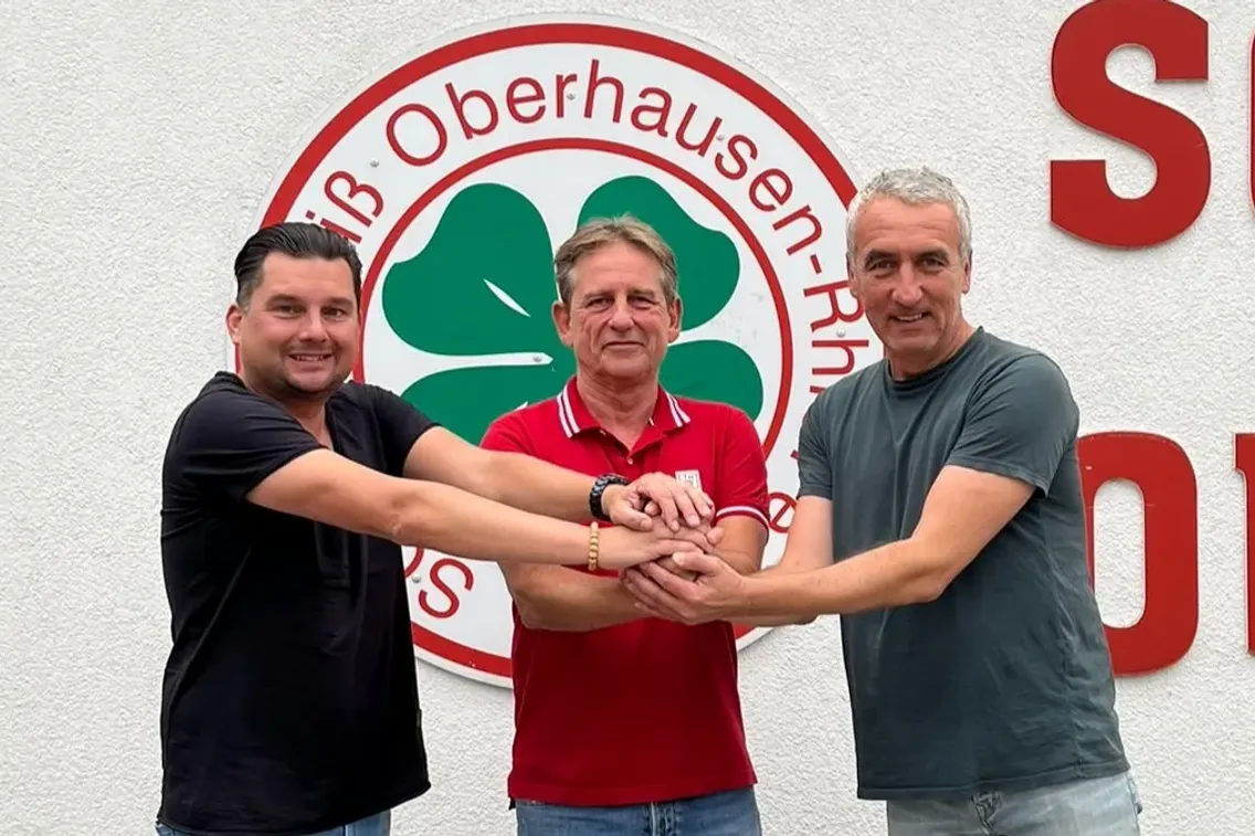 Foto zum Newsartikel Soccerfreunde bleiben Partner und werden Stadionpate