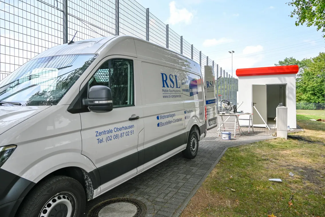 Foto zum Newsartikel RSL stellt Raumzellenanlage für NLZ bereit