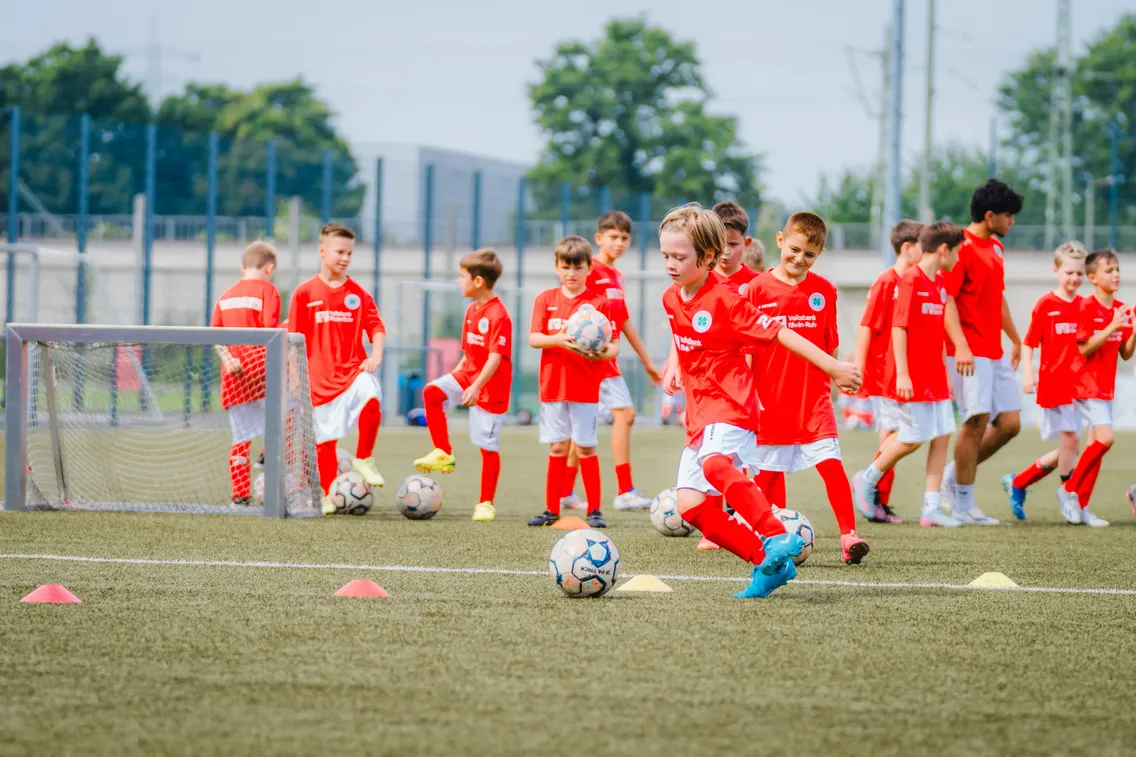 Foto zum Newsartikel Kleeblattcamp und Fußballschule von RWO