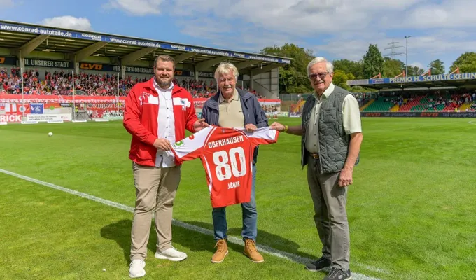 Ehrung von Jürgen Jäger – „Ein Leben lang nur RWO“