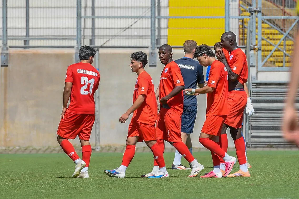 Foto zum Newsartikel U19 unterliegt in Schlussminuten bei Fortuna Düsseldorf