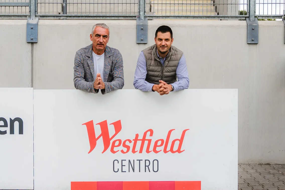 Foto zum Newsartikel 30 Jahre Neue Mitte – RWO gratuliert Westfield Centro