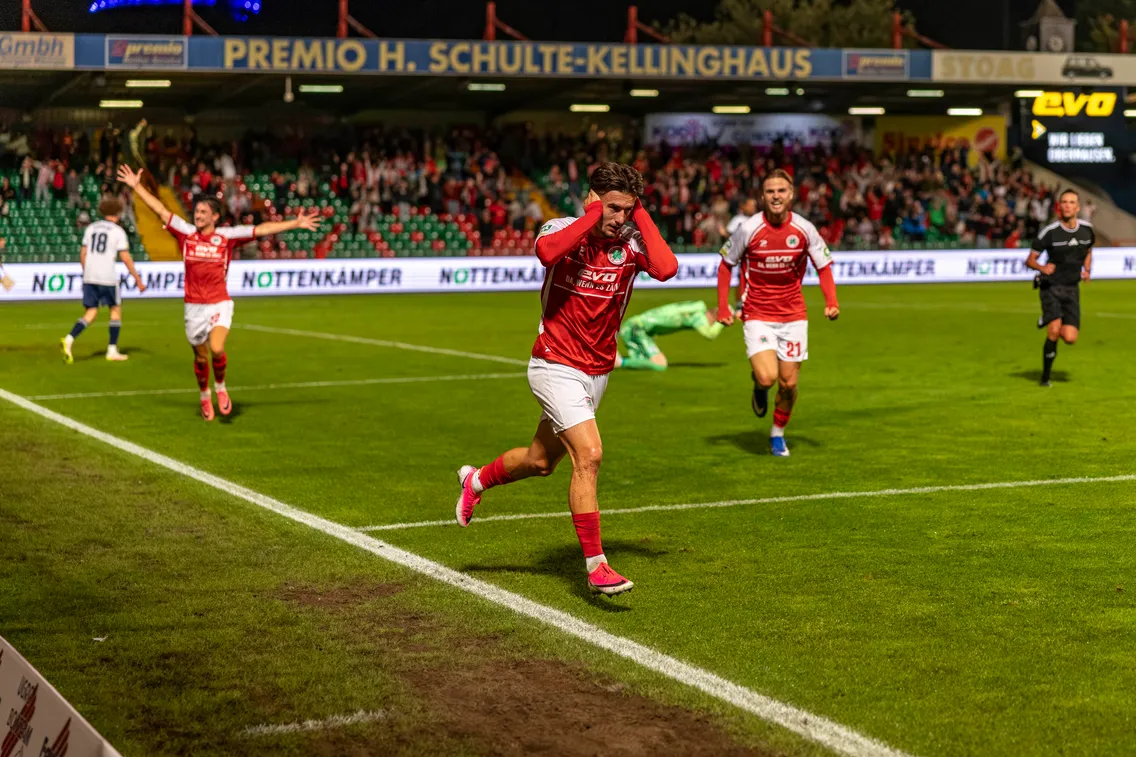 Foto zum Newsartikel Vega Zambrano lässt das Stadion beben: „Das war unglaublich"