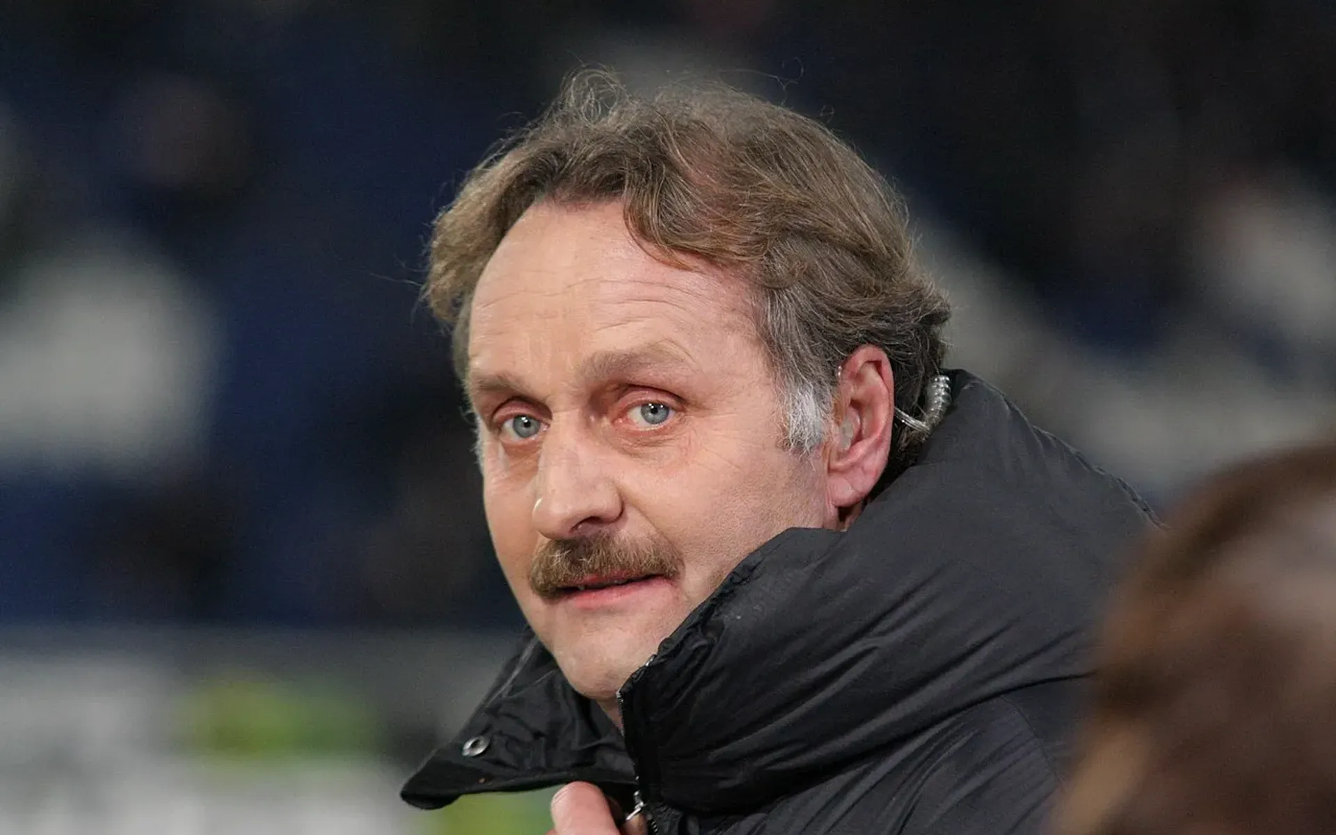 RWO – S04: Rückenverlosung mit Losfee Peter Neururer 