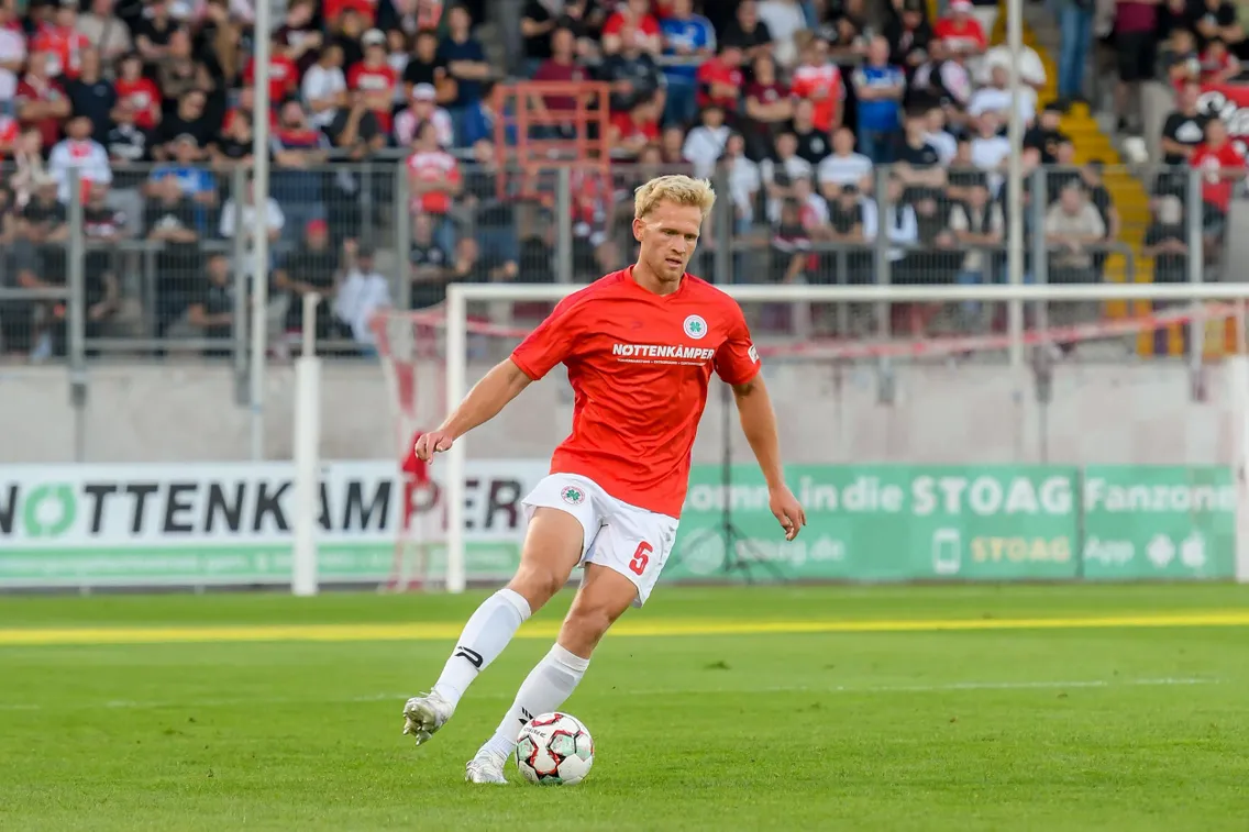 Foto zum Newsartikel NR-Pokal: RWO in Runde zwei zu Gast beim SV Haldern