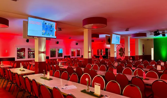 Erst RWO gegen Schalke, dann Nations League im VIP-Bereich
