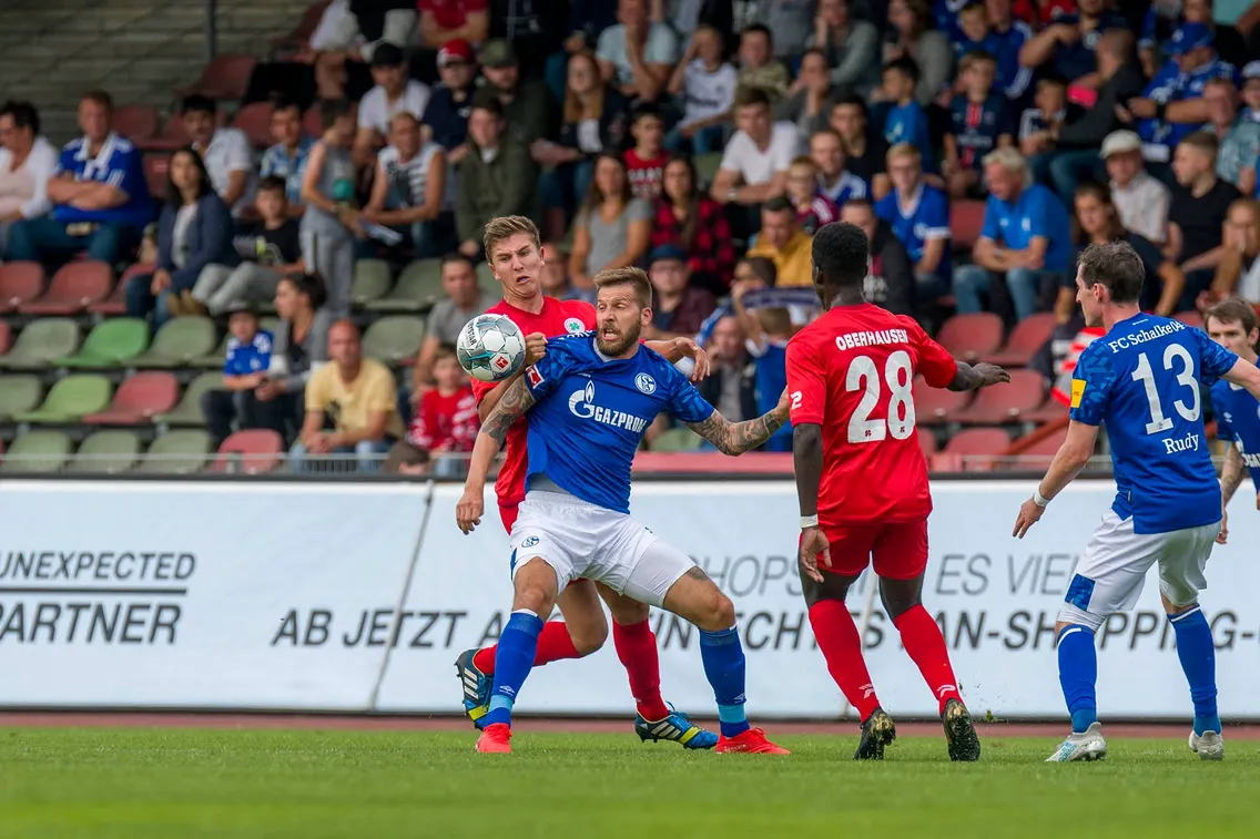 Foto zum Newsartikel Schalke reist mit Stars wie Dzeko, Sylla und Co. an