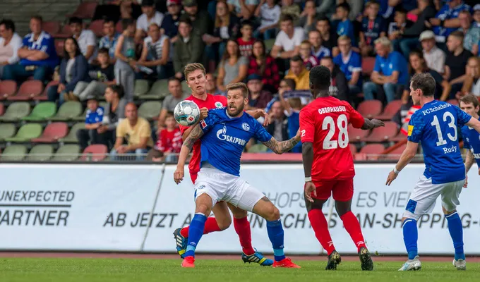 Schalke reist mit Stars wie Dzeko, Sylla und Co. an