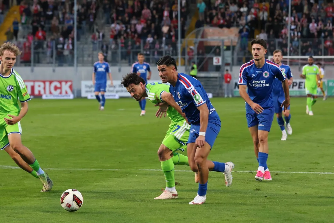 Foto zum Newsartikel Süne nach Schalke-Testspiel: „Haben sehr gut gekämpft“