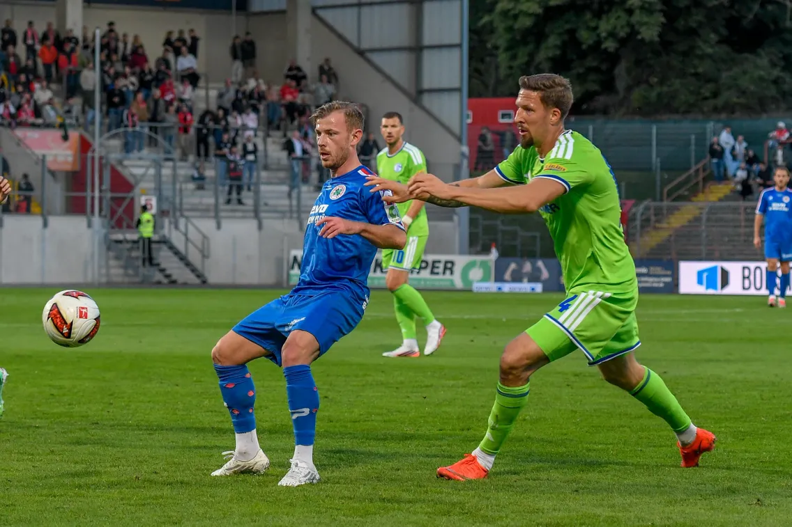 Foto zum Newsartikel Max Meyer über sein RWO-Debüt: „Habe lange dafür gearbeitet“