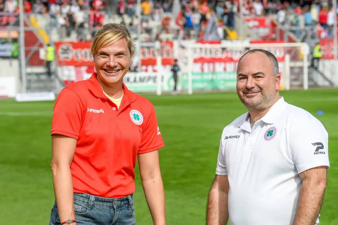 Foto zum Newsartikel Moderatorin Sarah Borkowski verstärkt RWO-Spieltagsteam