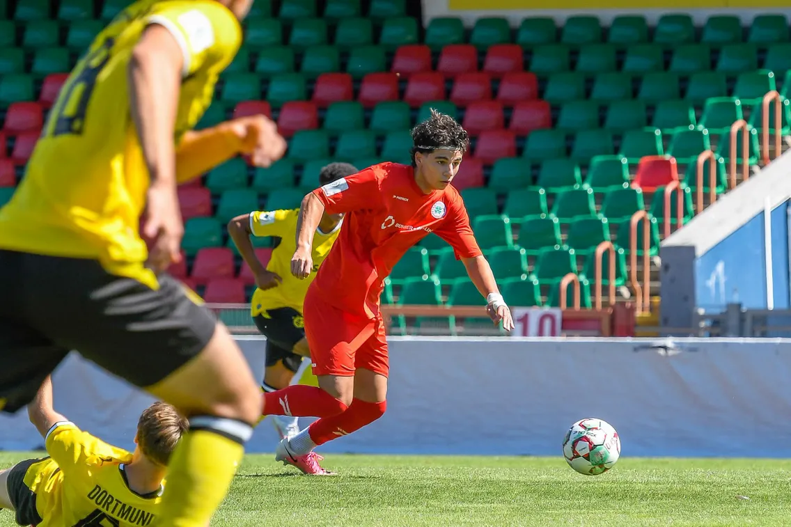Foto zum Newsartikel RWO-U19 reist zum BVB, U17 gastiert in Mönchengladbach