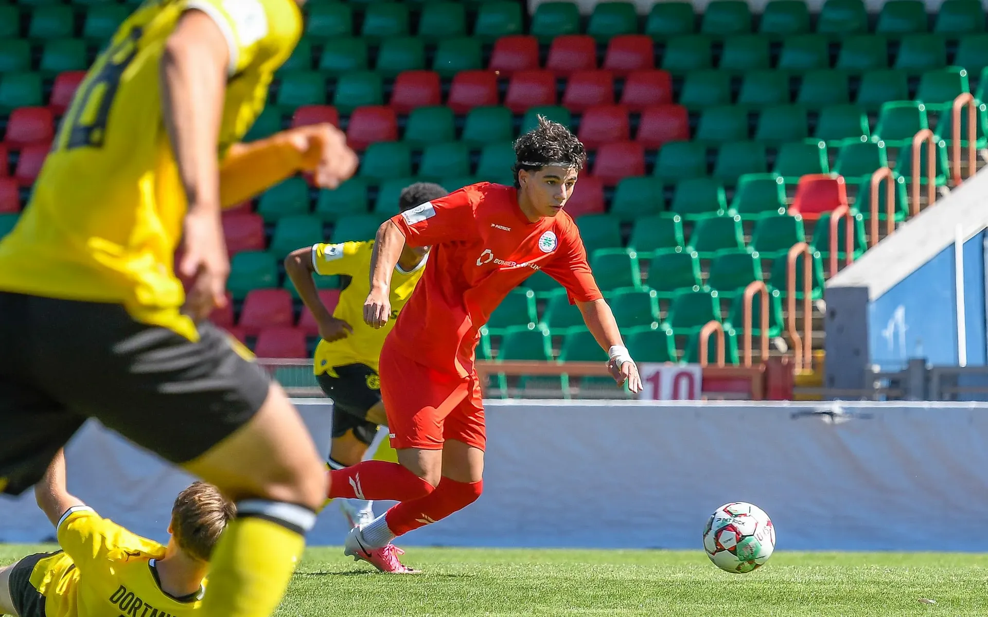 RWO-U19 reist zum BVB, U17 gastiert in Mönchengladbach