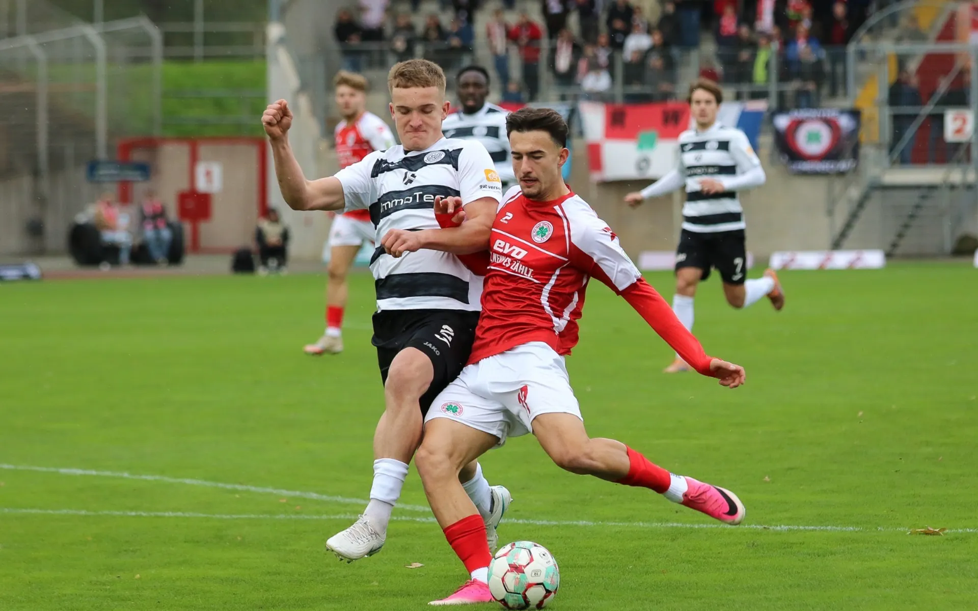 Ruhrpott-Duell der Extraklasse: RWO schlägt Wattenscheid