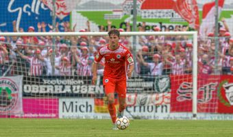 Flutlicht-Atmosphäre beim ersten Heimspiel