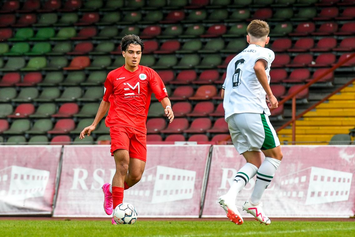 Foto zum Newsartikel U17 mit Derby vor der Brust