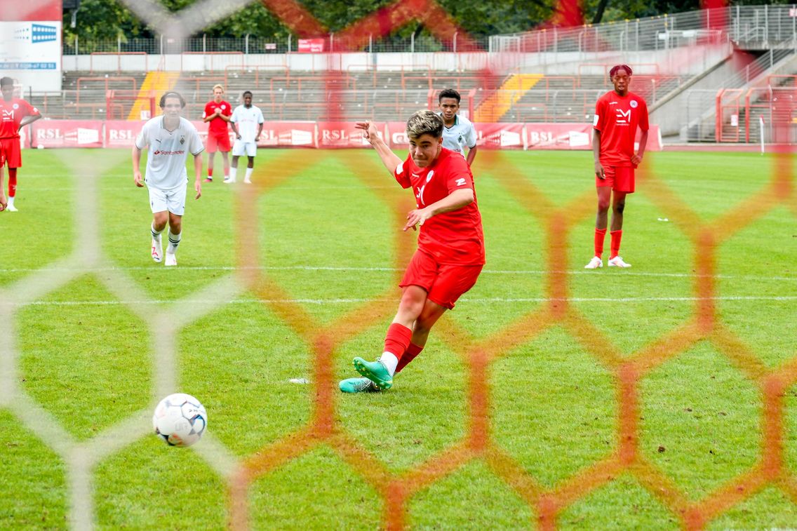 Foto zum Newsartikel U19 reist nach Meerbusch, U17 empfängt Leverkusen im Stadion