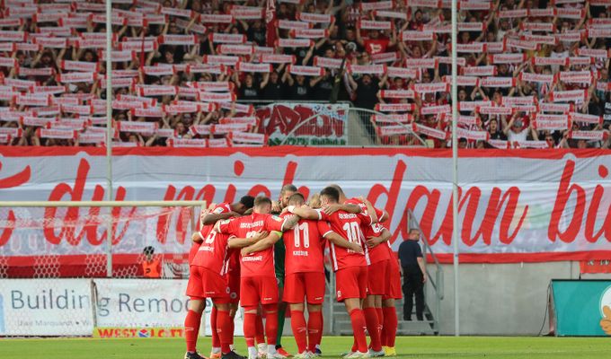 Stadion Niederrhein zur Festung machen