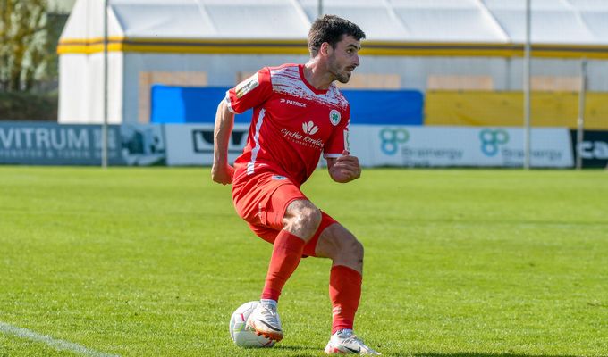 Im Stadion Niederrhein die Tabellenspitze angreifen
