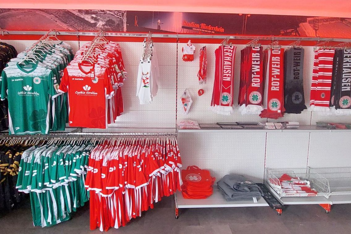 Foto zum Newsartikel Fanshop zum Schalke-Spiel wieder aufgefüllt
