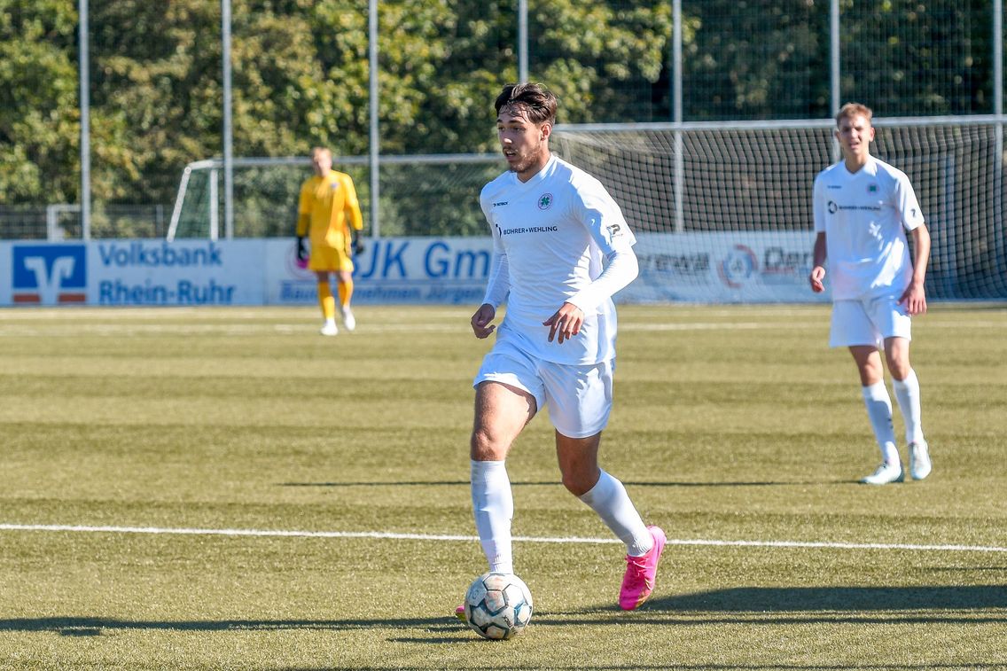 Foto zum Newsartikel U16 holt nächsten Sieg, U19 und U15 spielen Remis