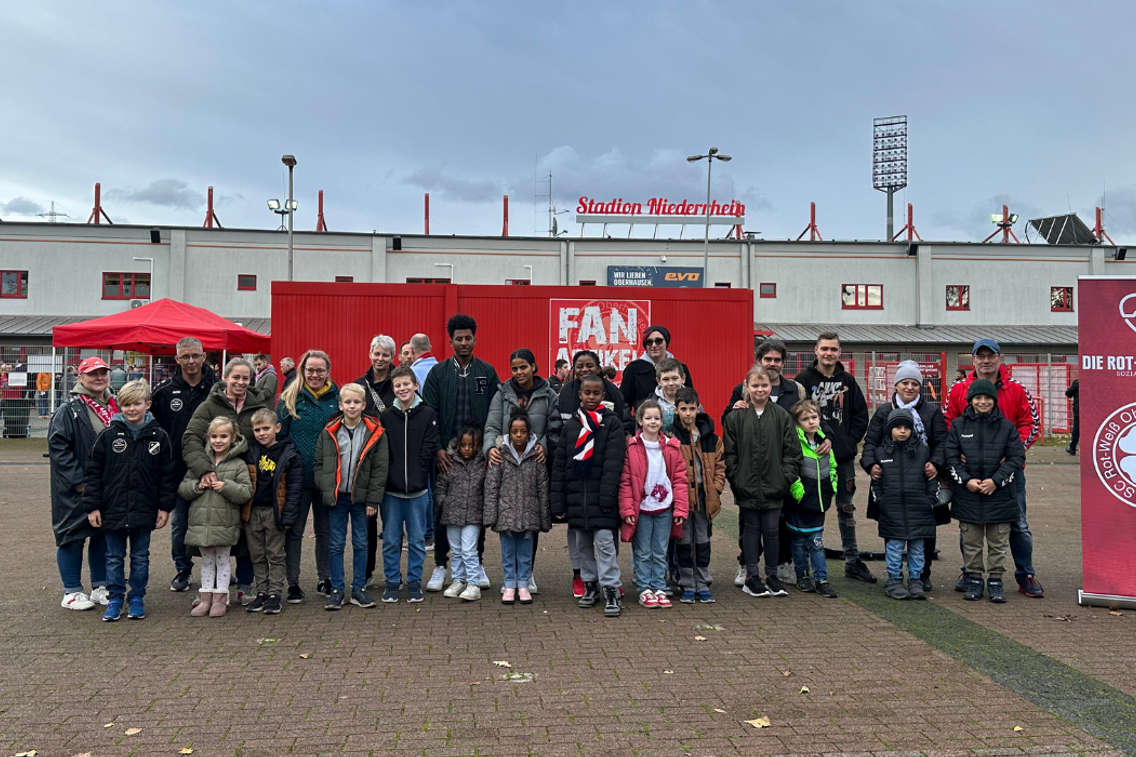 Foto zum Newsartikel Concordiaschule Oberhausen zu Gast im Stadion Niederrhein