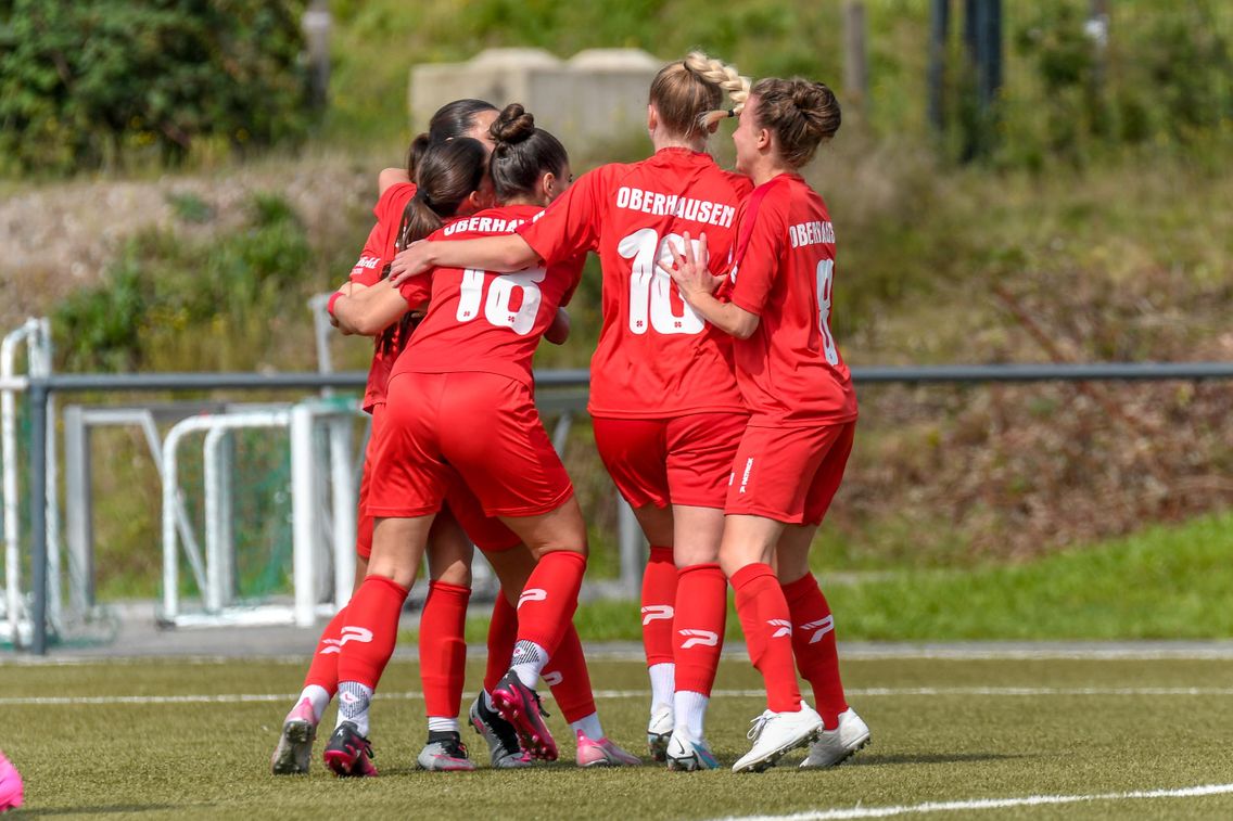 Foto zum Newsartikel Frauen gewinnen Stadtderby deutlich