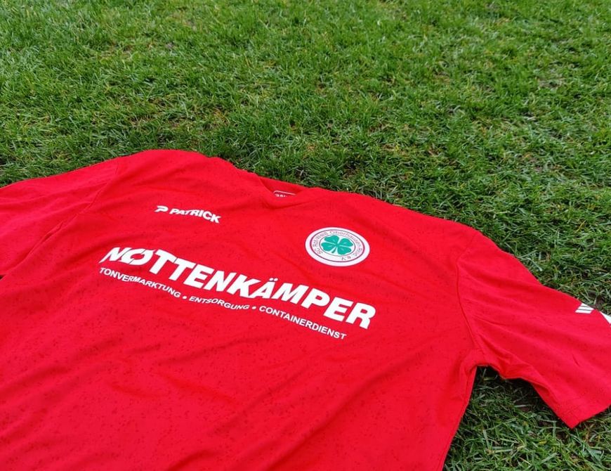 Nottenkämper ziert Trikotbrust im Pokal