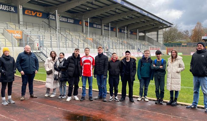 „Zweitzeug*Innen“ im Stadion Niederrhein
