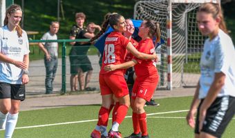 RWO-Frauen gewinnen letztes Heimspiel