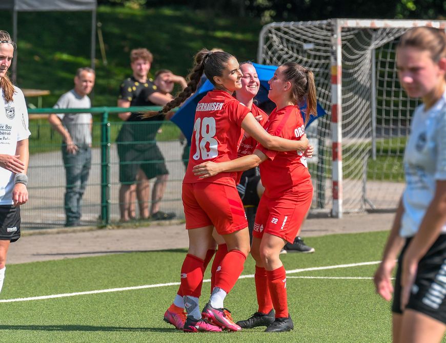 RWO-Frauen gewinnen Derby