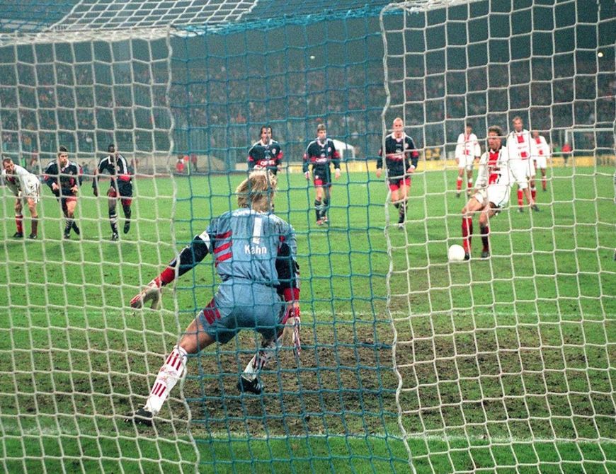 Trikot-Versteigerung beim Jubiläumsturnier