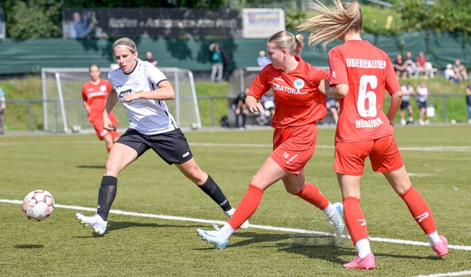RWO-Frauen gewinnen mit 4:0 gegen GW Lankern