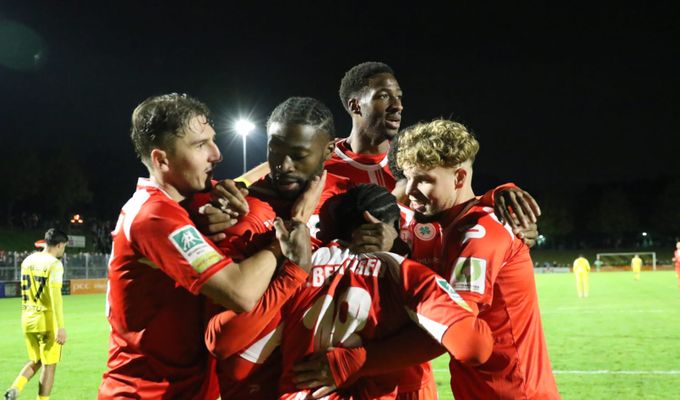 Kämpferische Kleeblätter ziehen ins Viertelfinale ein