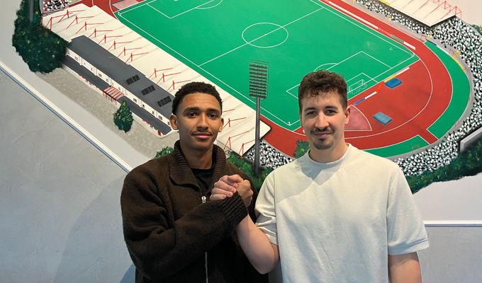 Kleeblätter binden Eric Gueye