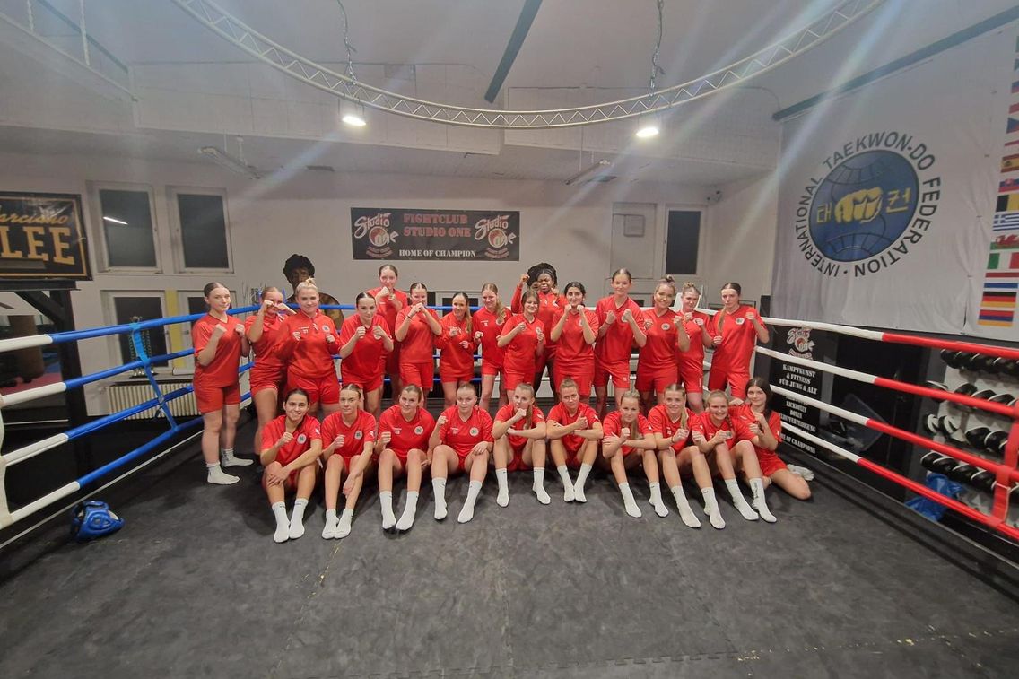 Foto zum Newsartikel RWO-Frauen bereiten sich in Boxhalle auf Rückrunde vor