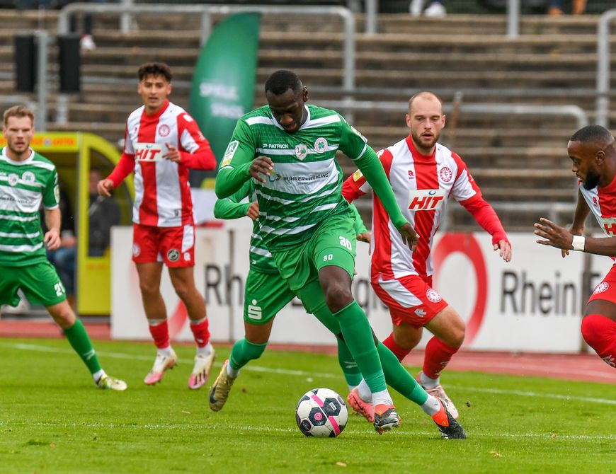 Punktgleich ins Flutlicht-Spiel