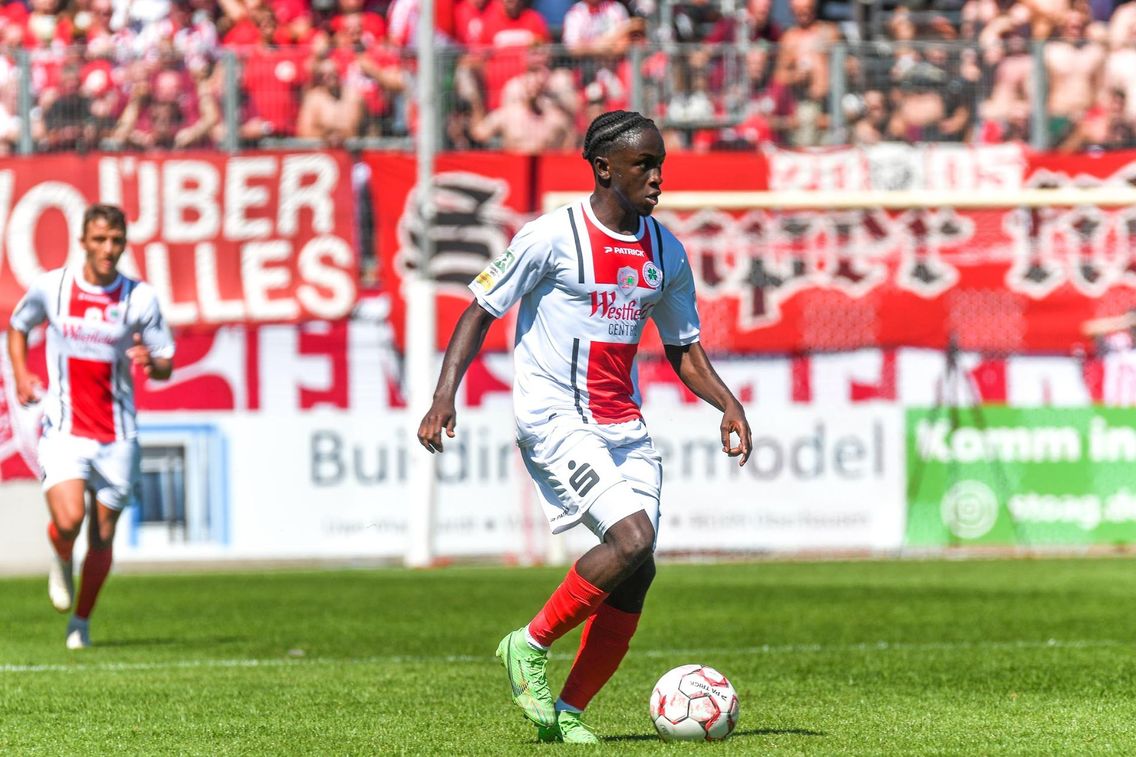 Foto zum Newsartikel Denis Donkor verlässt Rot-Weiß Oberhausen am Saisonende