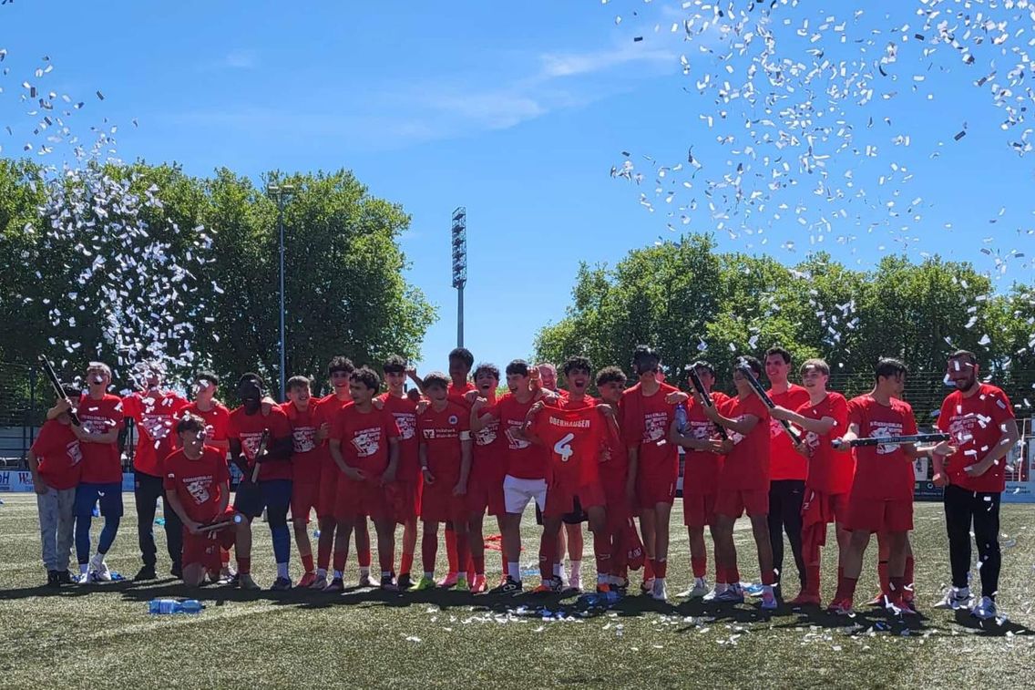 Foto zum Newsartikel Junioren: U19 lauert, U17 jubelt, U15 feiert